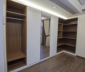 132083286 l normal none PNG