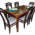 Stół z krzesłami 
