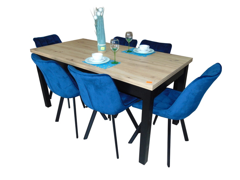 stół z niebieskimi fotelami.jpg