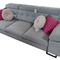 sofa%20z%20r%C3%B3%C5%BCowymi%20poduszkami%20
